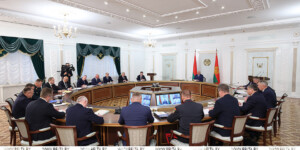 Техника, кадры и надежность сушильного хозяйства. Лукашенко назвал главные условия успеха уборочной