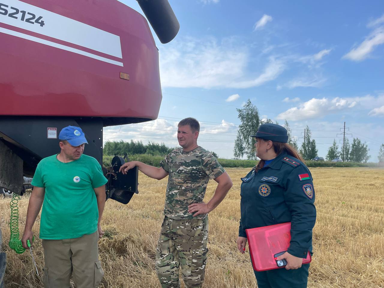 Безопасность уборочной страды под строгим контролем: спасатели Могилевского района проводят профилактические рейды
