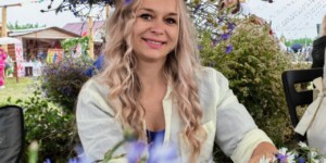 Цветы, травы и женская красота: купальские венки на Александрии в Год белорусской женщины. Фото