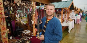 Сокровища народных умельцев: на «Купалье» в Александрии развернулась масштабная выставка мастеров. Фото