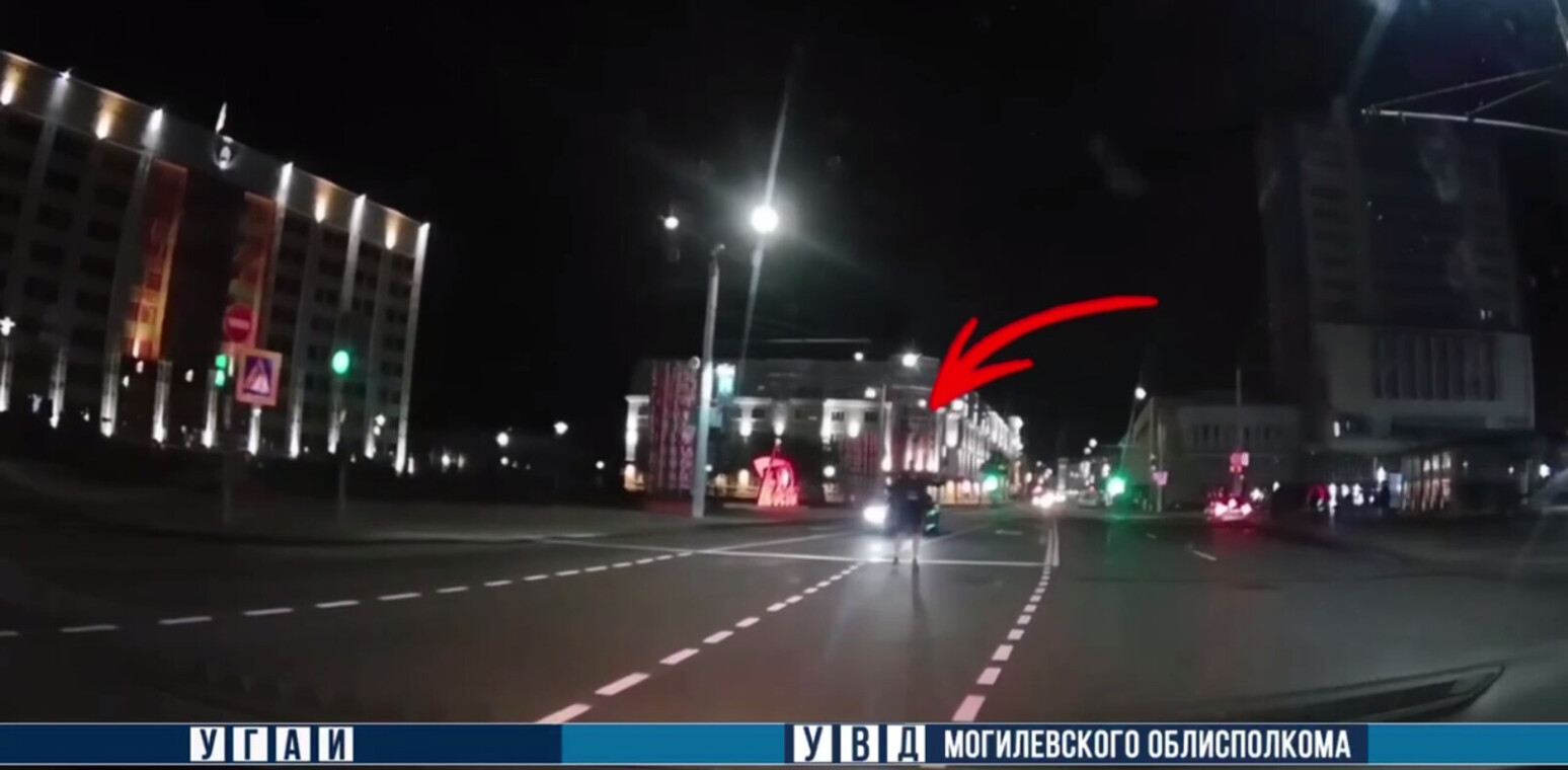 В Могилеве пьяный мужчина устроил отдых прямо посреди дороги