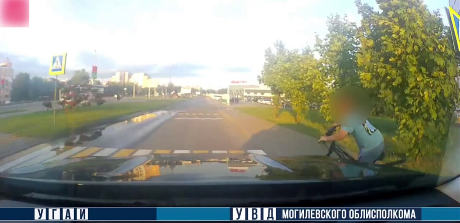 В Могилеве 10-летний велосипедист попал под колеса автомобиля