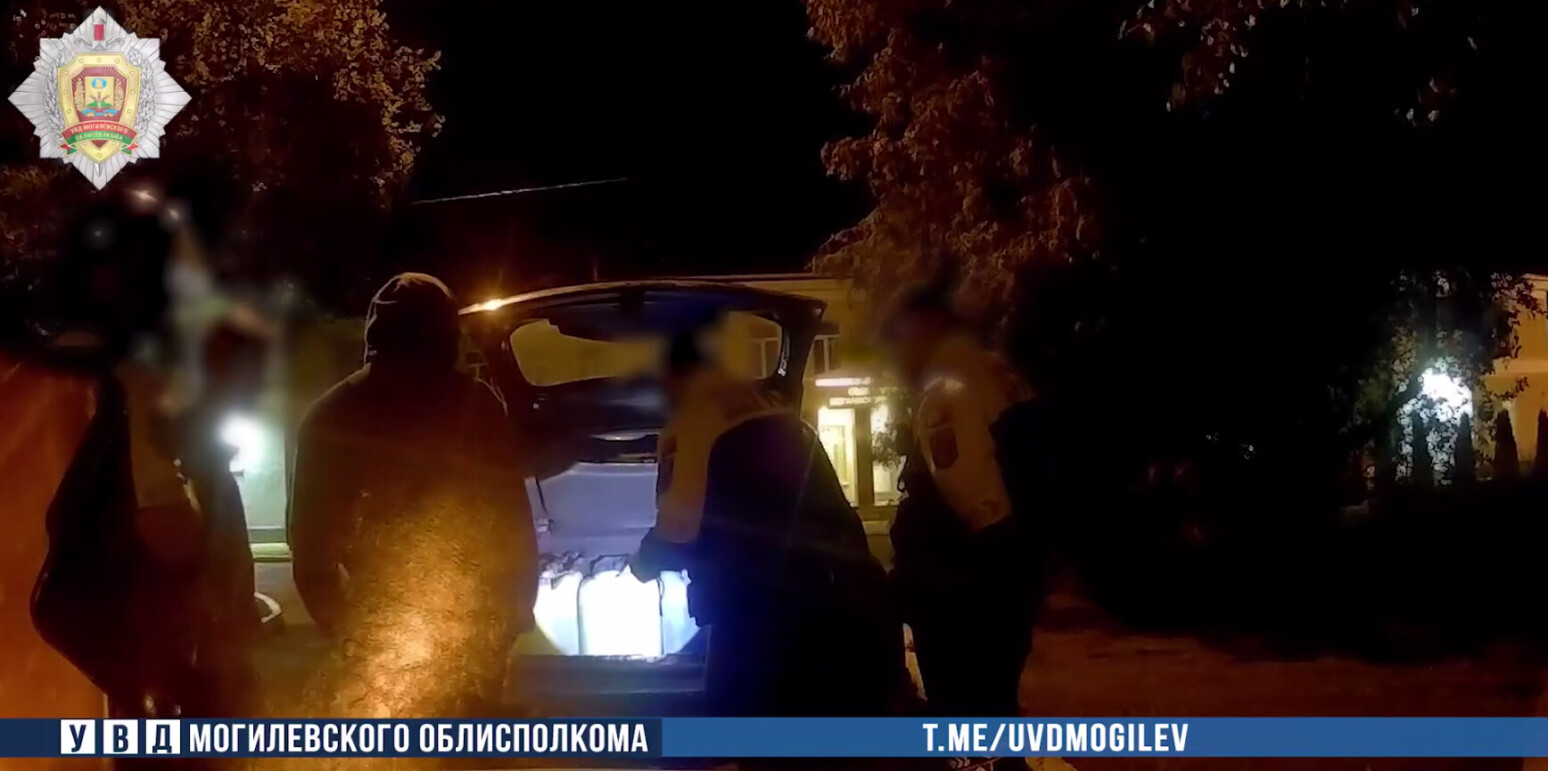 В Могилевском районе похитили почти 600 литров окрашенного дизтоплива