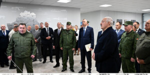 «Это основа любой армии». Лукашенко посетил уникальное отечественное производство стрелкового оружия
