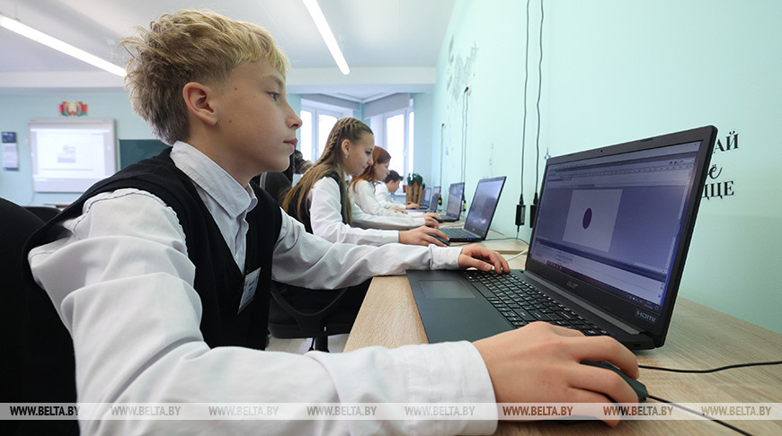 Министерство образования утвердило новые программы факультативных занятий для школьников