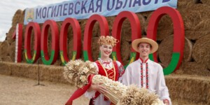 Миллионный рубеж взят! Аграрии Могилевщины намолотили первый миллион тонн зерна нового урожая