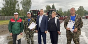 В Чериковском районе наградили тружеников хозяйства «Агрокомплекс «Светлый»