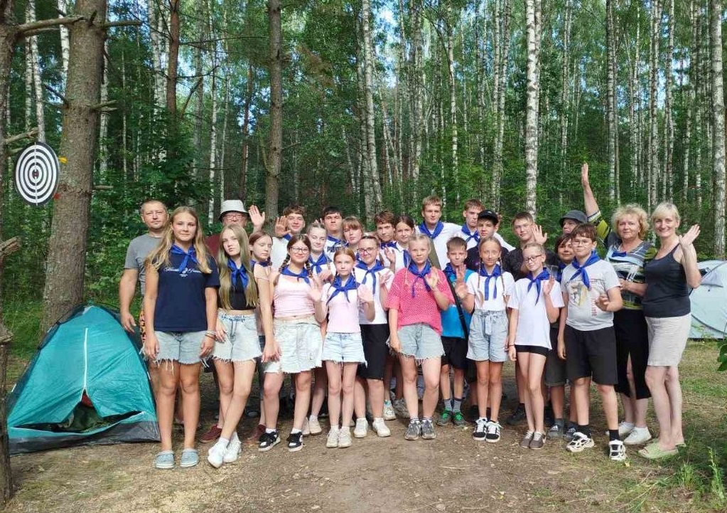 Арбузная вечеринка, костер дружбы и катание на лодке МЧС: палаточный лагерь организовала могилевская гимназия № 4