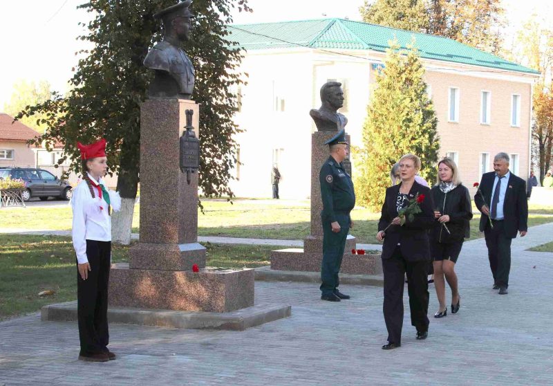 В Костюковичах почтили память погибших при освобождении района