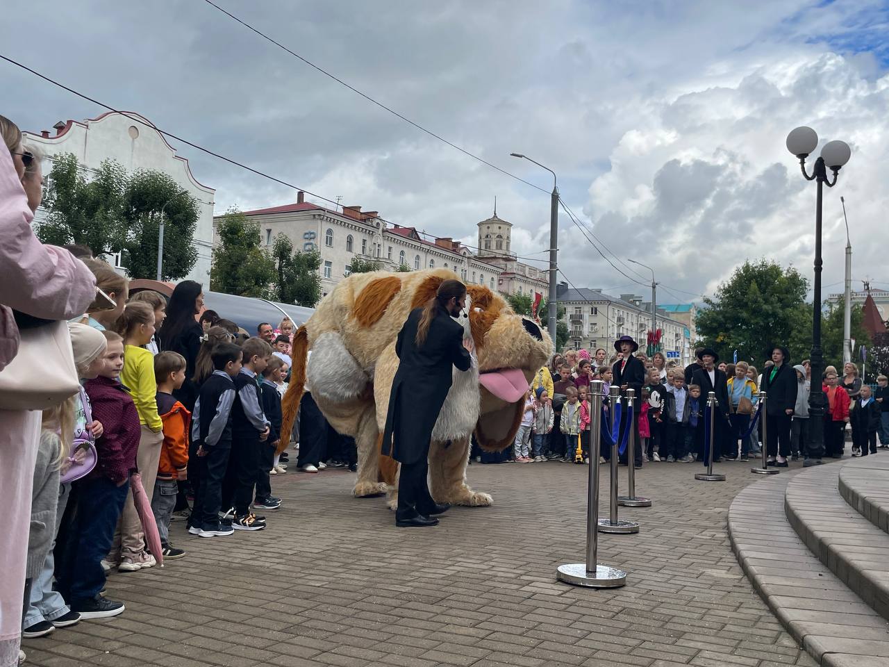В Могилеве открыли 50-й сезон Театра кукол благотворительным спектаклем для детей