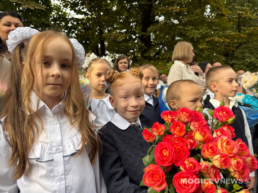 В школе № 27 Могилева прозвенел школьный звонок для 760 учащихся. Фото