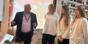 Могилевские учащиеся посетили в День народного единства малую родину Главы государства