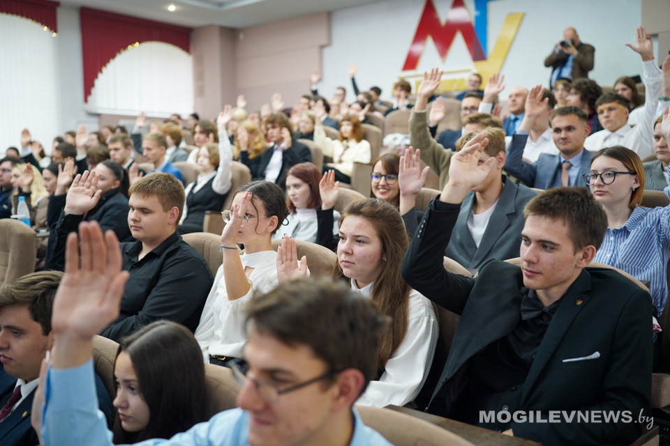 В МГУ имени А.А. Кулешова приняли резолюцию Молодежного форума Союзного государства «Память. Выбор. Ответственность». Фото