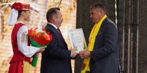 Виктор Ананич вручил награды аграриям Могилевщины на «Дажынках-2026» в Шклове 