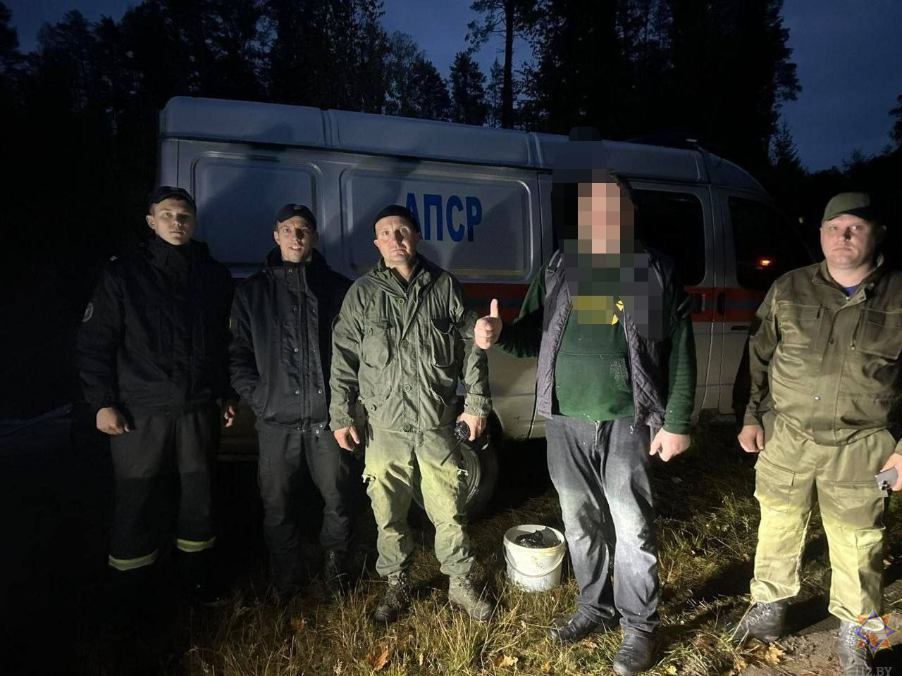 В Могилевском районе грибник заблудился в лесу и два часа ждал помощи